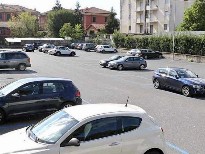 Nuova Sede di Polizia nel Parcheggio dell'ex-Intendenza di Finanza. M5S "Un Disastro per i Parcheggi"