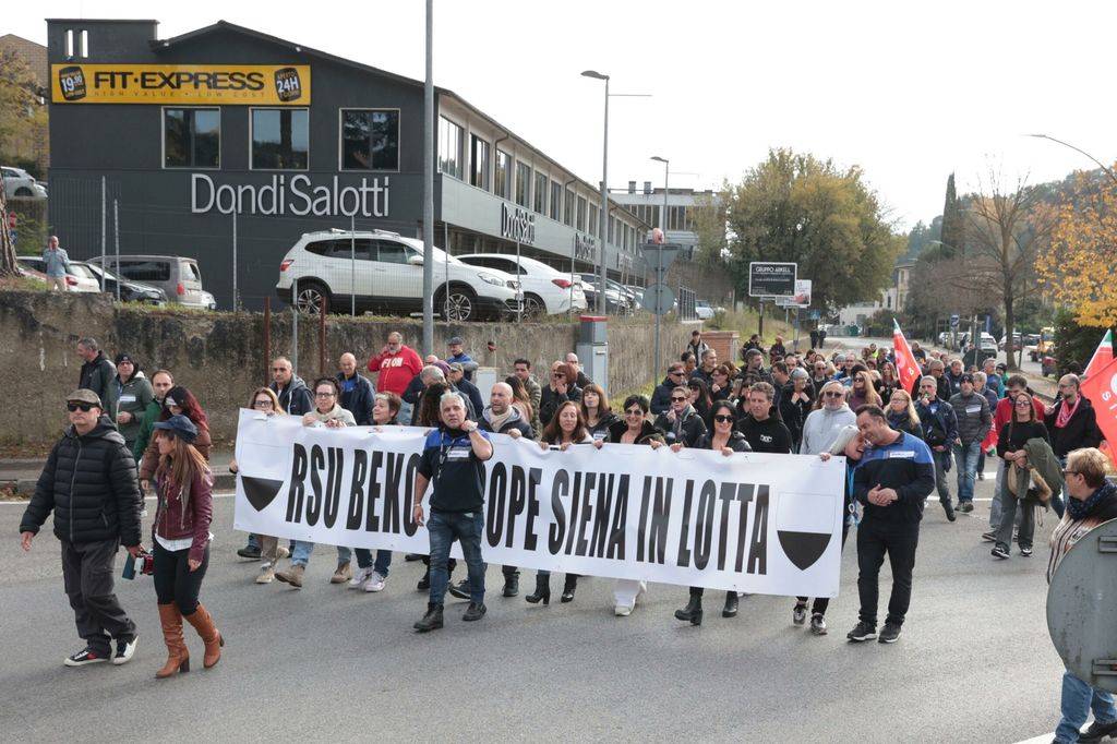 Beko, M5S: “Bene l’intesa, ma questo è solo l’inizio. Il governo Meloni ora difenda l’Industria anche dai dazi di Trump”