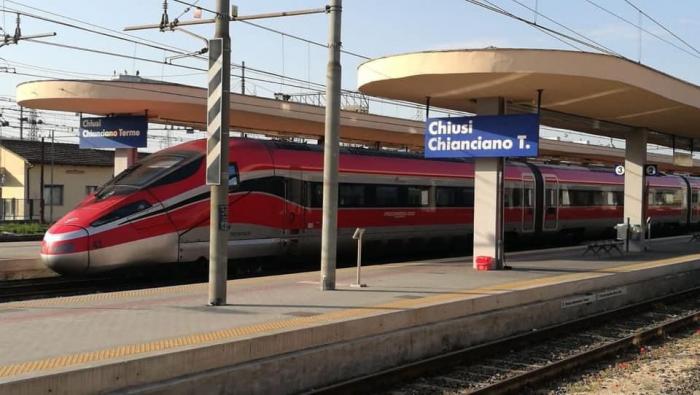 Ripristinare corse Frecciarossa e rinunciare alla nuova stazione in linea AV, M5S porta le richieste del Comitato di Chiusi in Consiglio Regionale