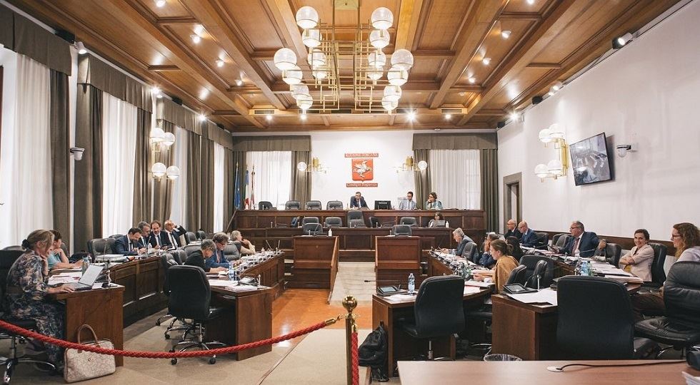 Pace o riarmo? Il Movimento 5 Stelle sfida il Consiglio Regionale della Toscana