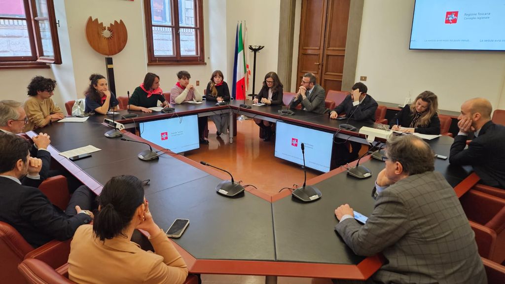 Dsu, Galletti (M5S): “Al fianco degli studenti, no a tagli e privatizzazioni. Chiesta informativa in Consiglio”